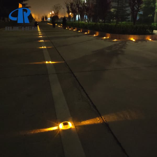 Fcc Solar Road Cat Eyes With Shank For Park